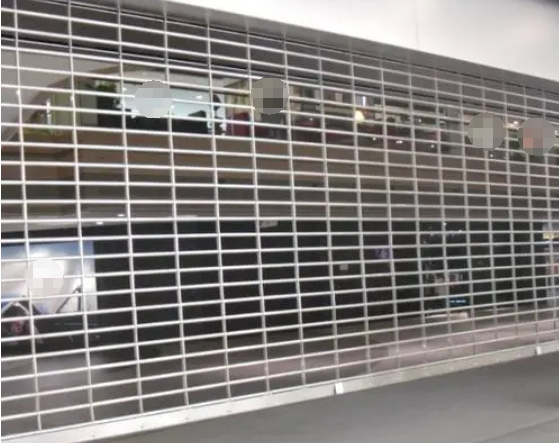 重慶觀(guān)音橋不銹鋼網(wǎng)狀卷簾門(mén)案例