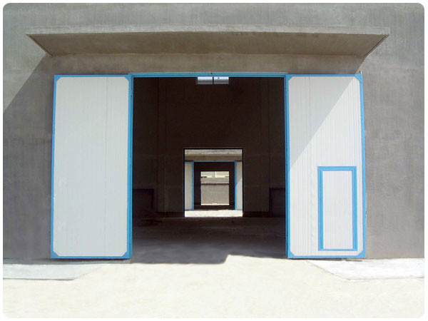 工業(yè)平開門