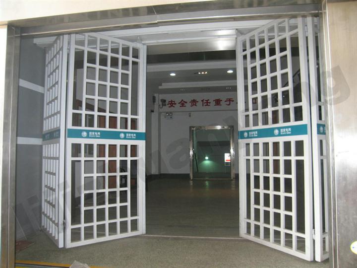 工業(yè)折疊卷簾門產(chǎn)品展示